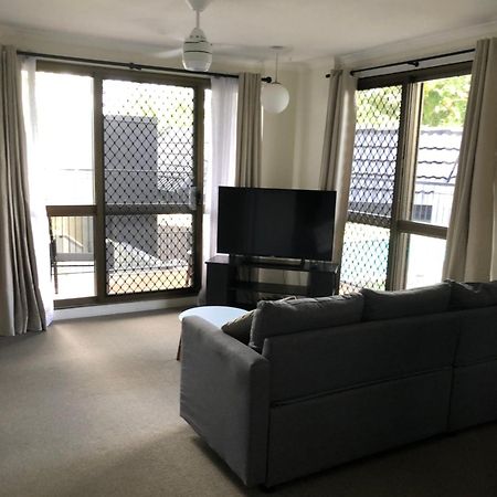 Coral Towers Holiday Suites Cairns Exterior foto