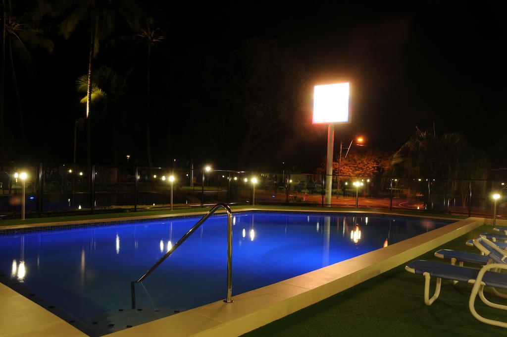 Coral Towers Holiday Suites Cairns Exterior foto